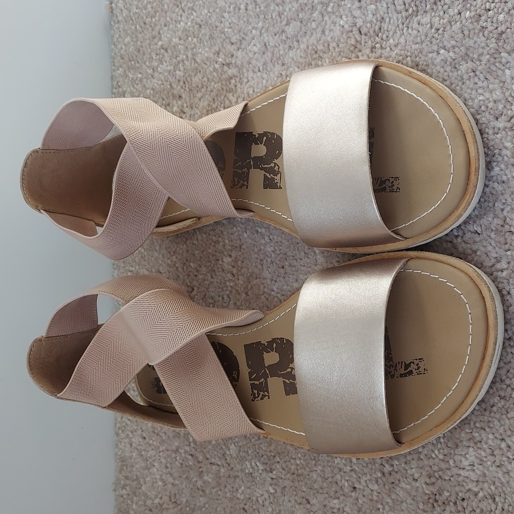 SOREL Ella sandals